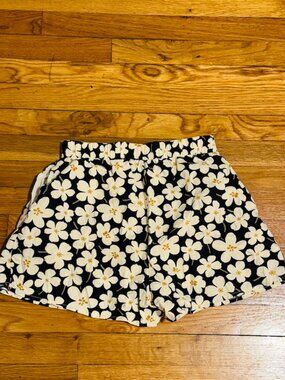 Von Maur Floral Shorts